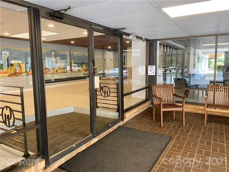 Property image 3 at 1323 Queens Road, Charlotte, NC 28207