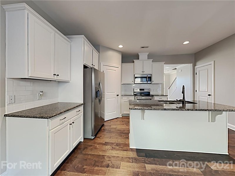 Property image 4 at 8717 Aspinwall Drive, Charlotte, NC 28216