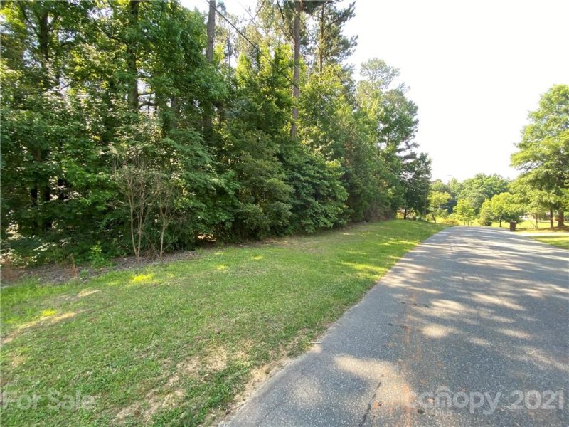 Property image 5 at 12142 Plover Drive, Charlotte, NC 28269