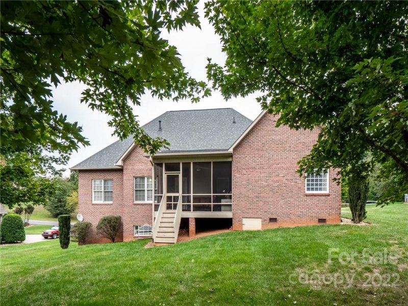 Property image 2 at 1139 Bugle Lane, Newton, NC 28658