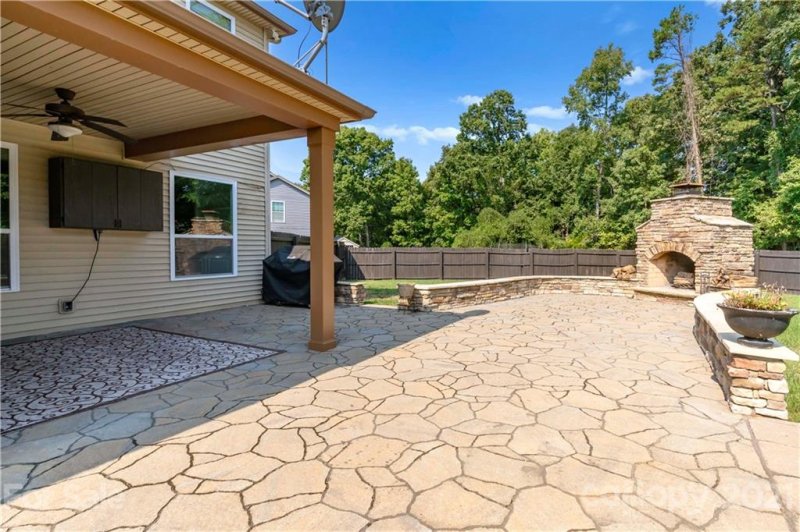 Property image 5 at 2008 Wade Hampton Circle, Belmont, NC 28012