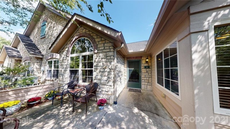 Property image 3 at 4 Mountain Meadow Circle, Weaverville, NC 28787