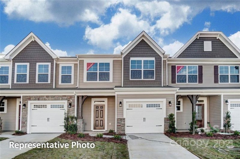 Property image 2 at 8014 Saluda Drive, Charlotte, NC 28269