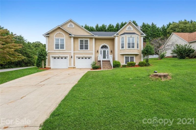 907 42nd Avenue Lane