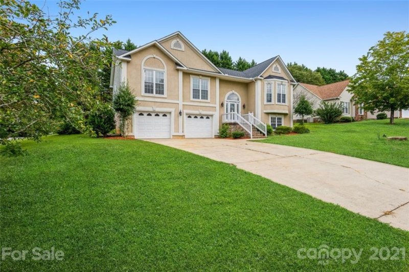 Property image 3 at 907 42nd Avenue Lane, Hickory, NC 28601