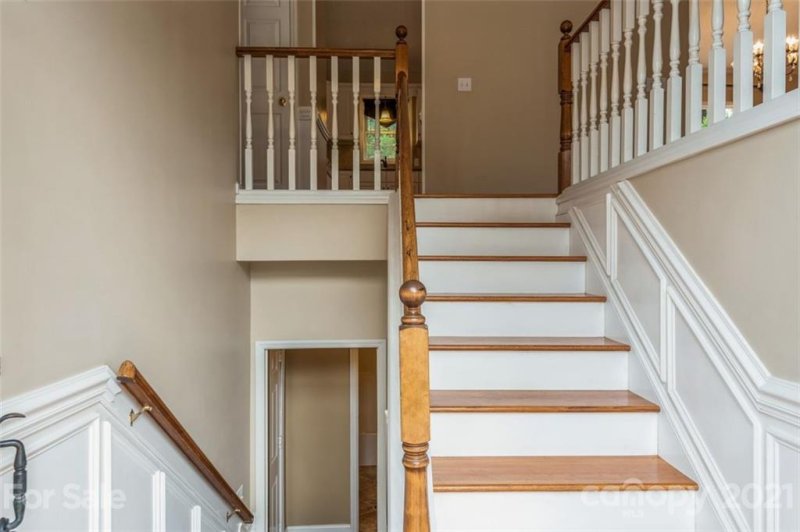 Property image 4 at 907 42nd Avenue Lane, Hickory, NC 28601