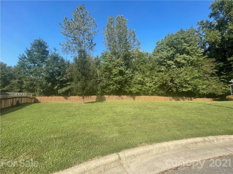 Property image 2 at 2015 Brantley Creek Drive, Kannapolis, NC 28083