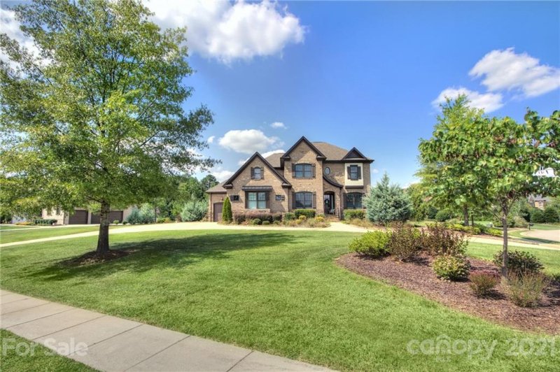 Property image 2 at 1009 Princessa Drive, Wesley Chapel, NC 28104