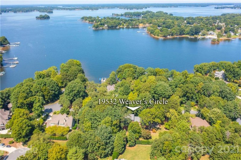 Property image 2 at 19532 Weavers Circle, Cornelius, NC 28031