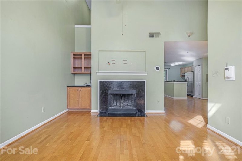 Property image 3 at 525 Olmsted Park Place, Charlotte, NC 28203