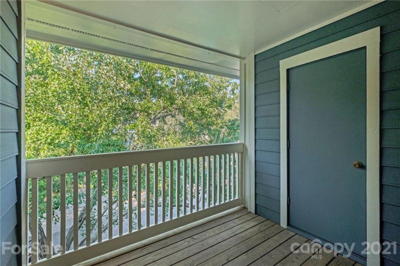 Property image 5 at 525 Olmsted Park Place, Charlotte, NC 28203