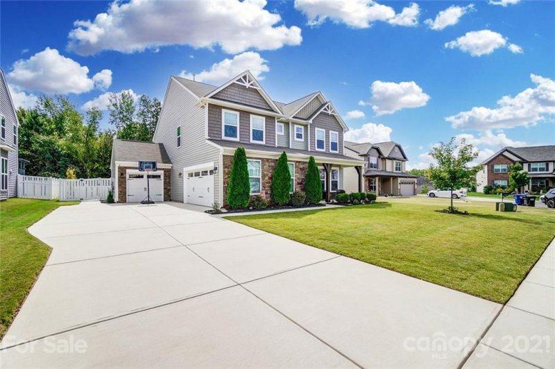 Property image 2 at 5611 Coulee Court, Waxhaw, NC 28173