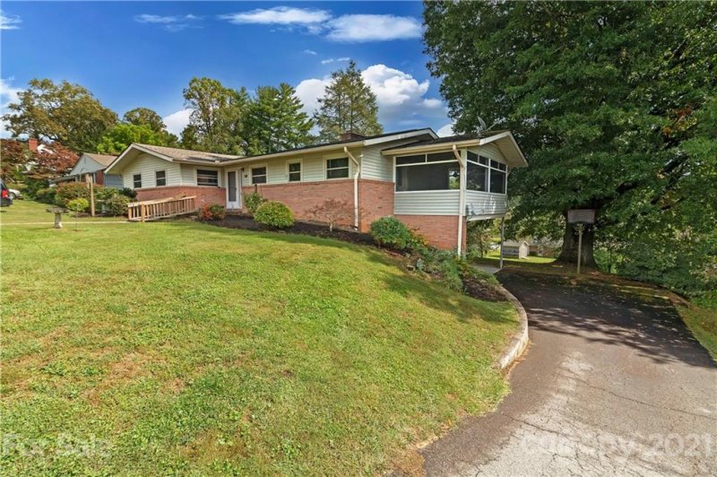 Property image 3 at 98 Hawthorne Drive, Brevard, NC 28712