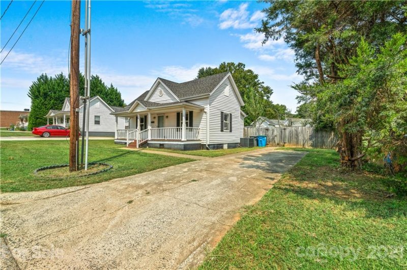 Property image 3 at 811 Brook Street, Belmont, NC 28012