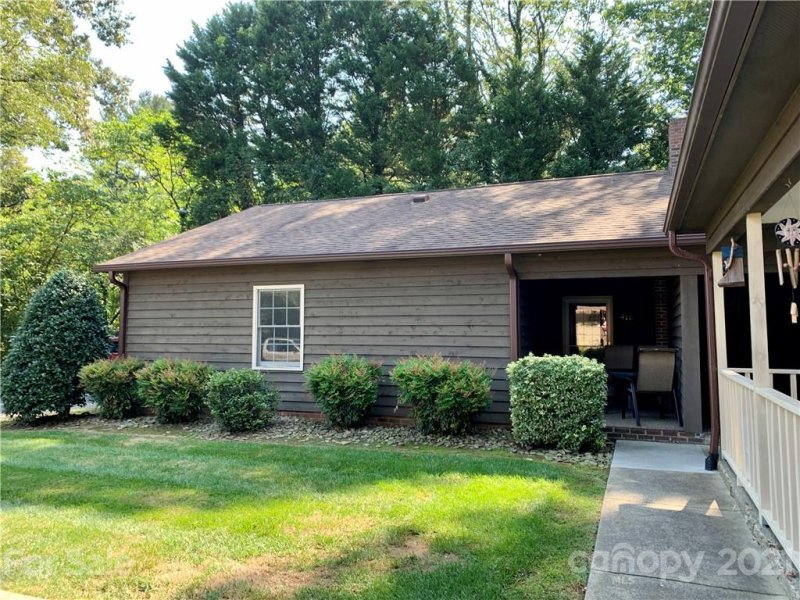 Property image 2 at 418 4th Avenue, Hickory, NC 28601