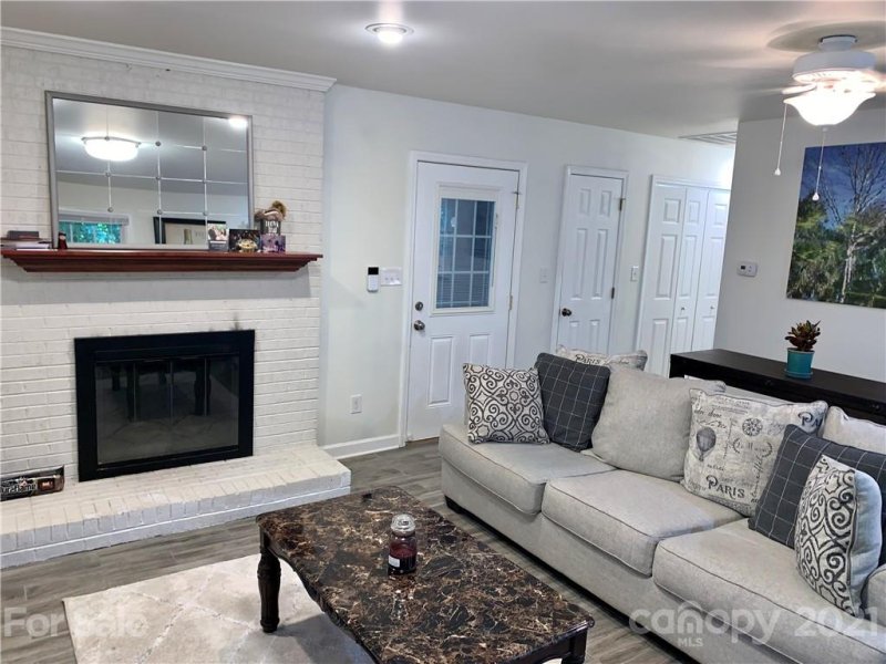 Property image 3 at 418 4th Avenue, Hickory, NC 28601