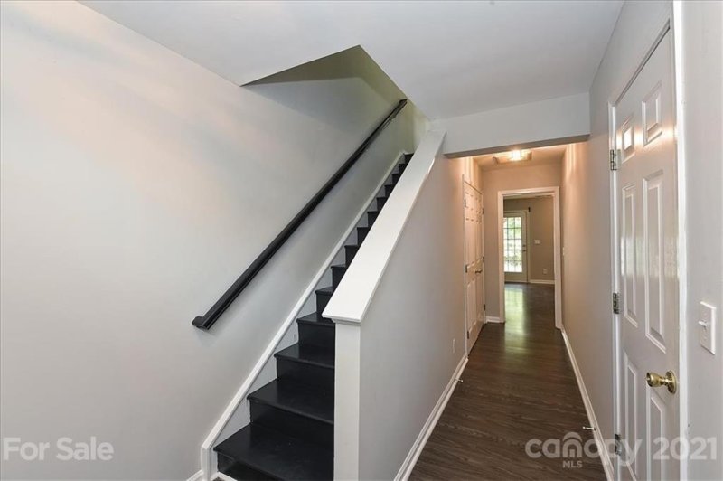 Property image 2 at 904 Tiger Lane, Charlotte, NC 28262