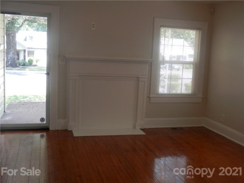 Property image 4 at 3116 Commonwealth Avenue, Charlotte, NC 28205