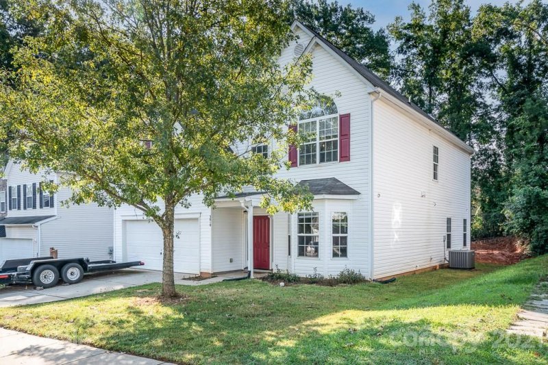 Property image 2 at 3810 Pauline Lane, Charlotte, NC 28216