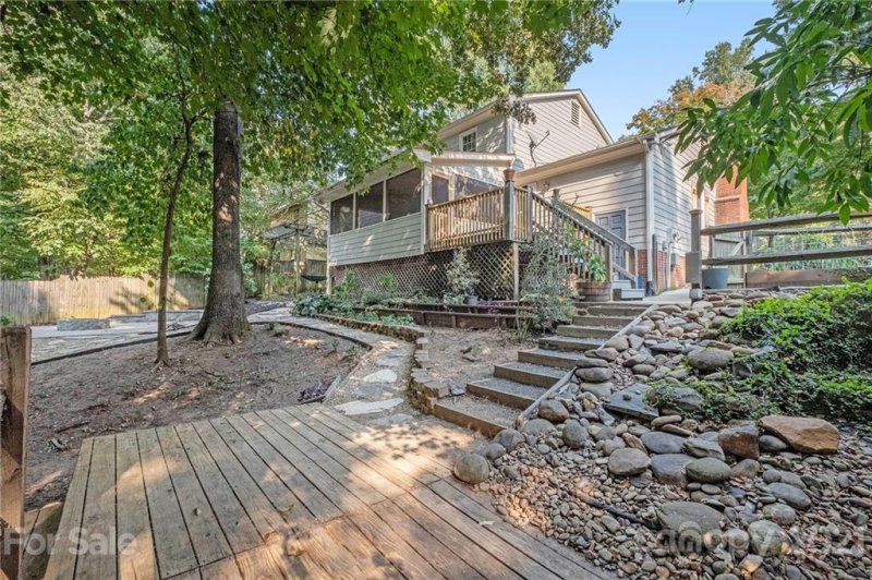 Property image 4 at 8806 Gruenewald Lane, Charlotte, NC 28210