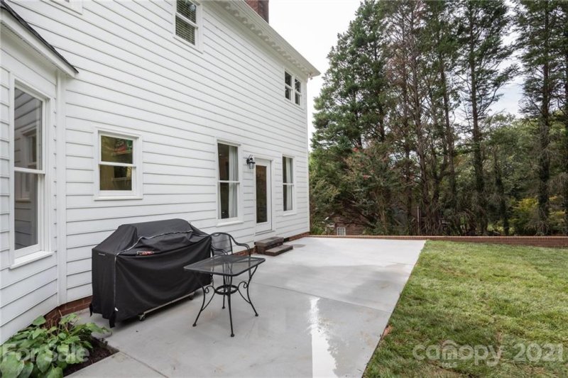 Property image 5 at 134 37th Avenue Place, Hickory, NC 28601