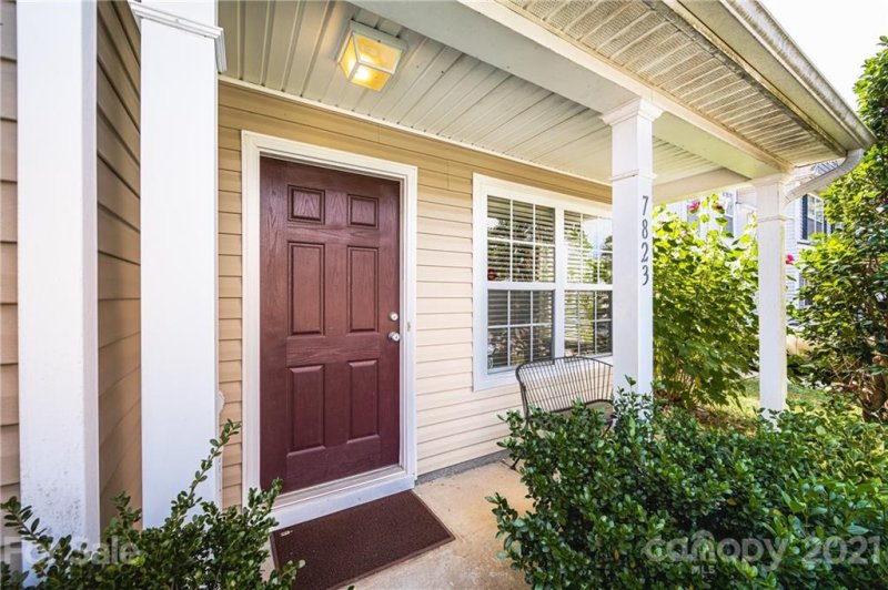 Property image 3 at 7823 Rabbits Foot Lane, Charlotte, NC 28217