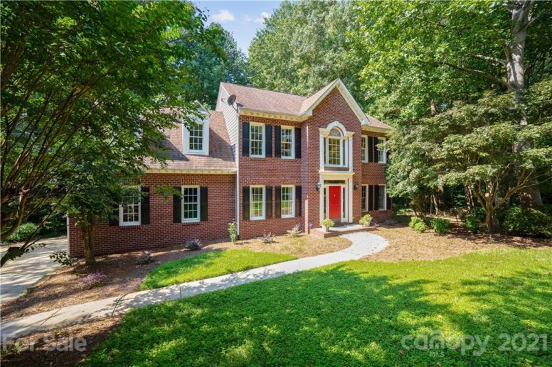 5603 Mallard Grove Road