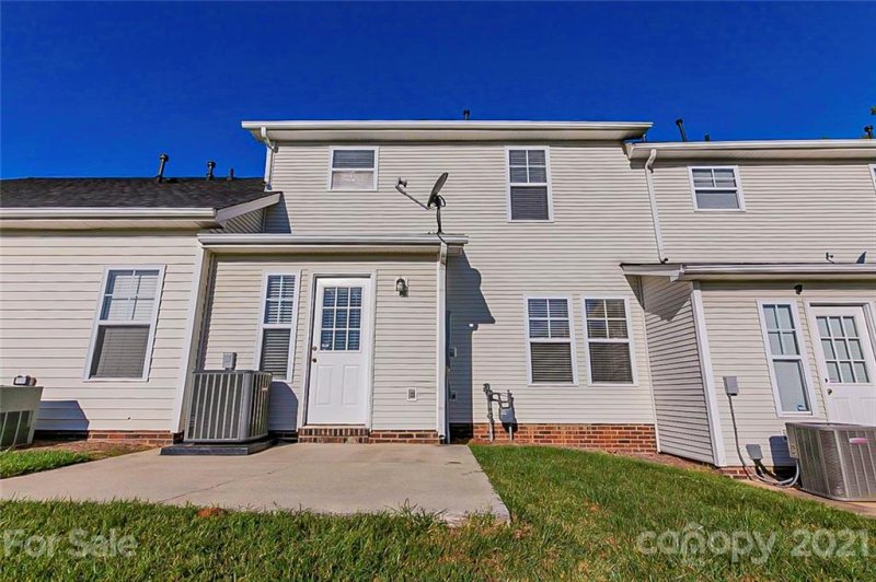 Property image 3 at 6617 Vlosi Drive, Charlotte, NC 28226