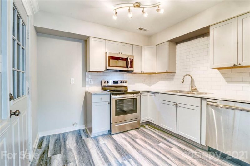 Property image 2 at 1636 Hollow Drive, Charlotte, NC 28212