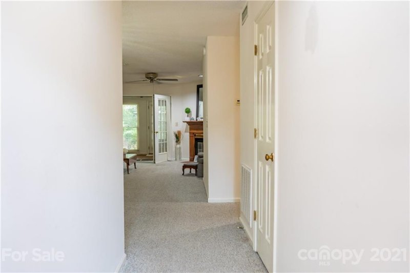 Property image 3 at 925 21st Avenue, Hickory, NC 28601