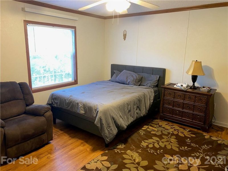 Property image 4 at 7311 Executive Circle, Denver, NC 28037