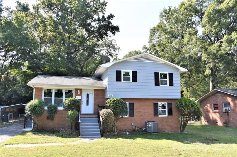 Property image 2 at 715 Georgetown Drive, Charlotte, NC 28213