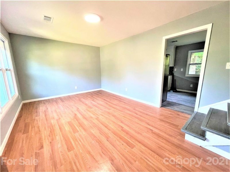 Property image 5 at 715 Georgetown Drive, Charlotte, NC 28213