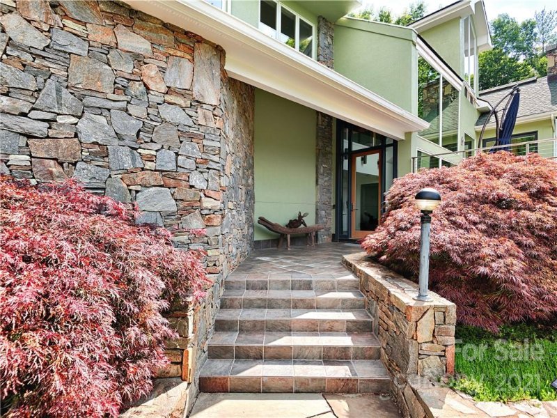 Property image 3 at 116 Robinhood Road, Asheville, NC 28804