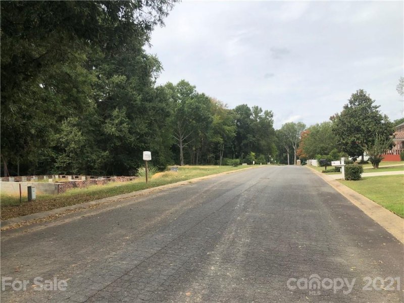 Property image 4 at 141 Ole East Pointe Drive, York, SC 29745