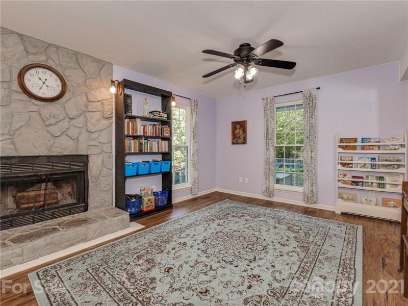 Property image 5 at 1923 Crooked Creek Drive, Charlotte, NC 28214