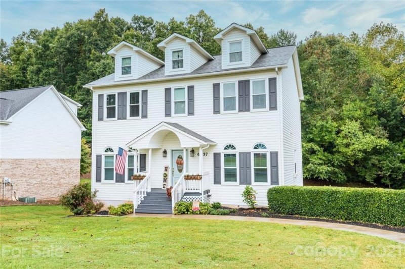 Property image 2 at 6057 Gold Creek Estate Drive, Hickory, NC 28601