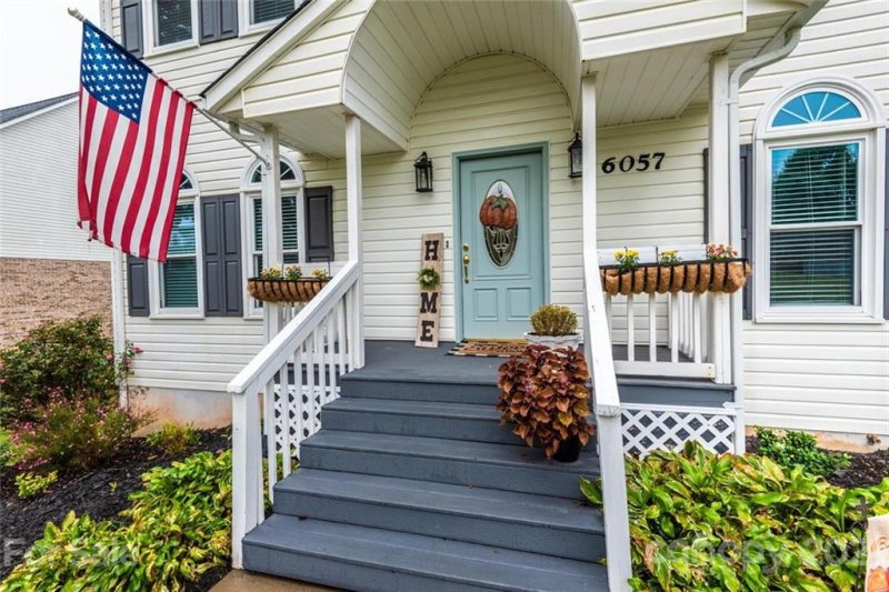 Property image 3 at 6057 Gold Creek Estate Drive, Hickory, NC 28601