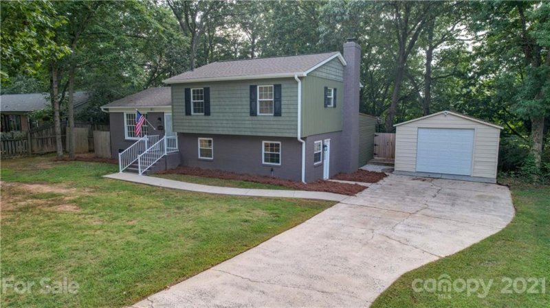 Property image 2 at 729 Forestbrook Drive, Gastonia, NC 28056
