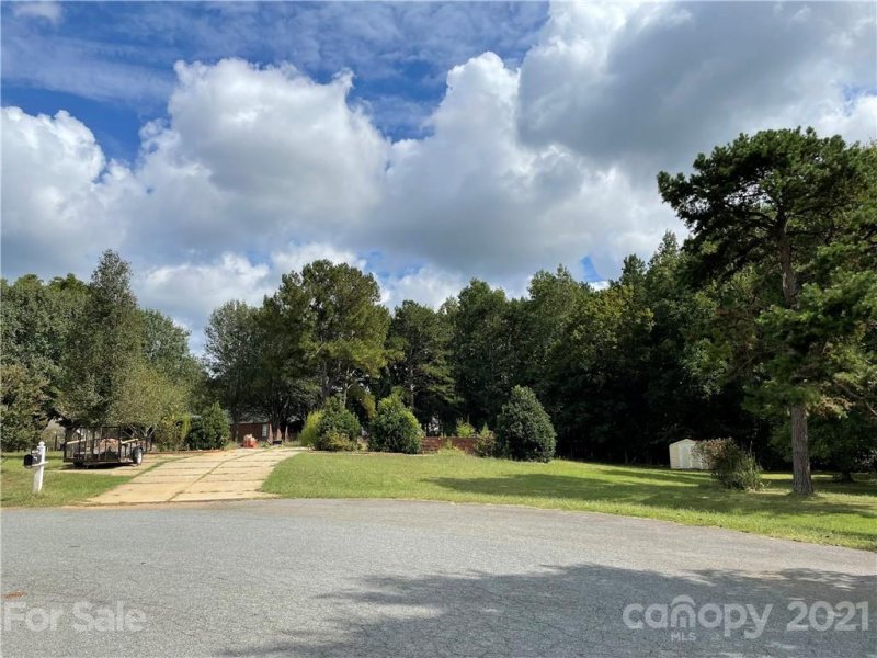 7916 White Cliffs Drive