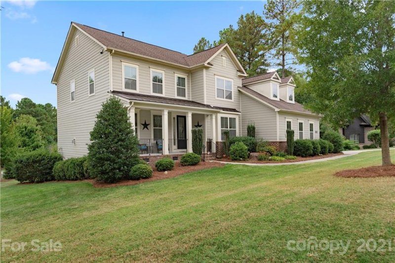 Property image 2 at 2424 Island Lake Drive, Charlotte, NC 28214