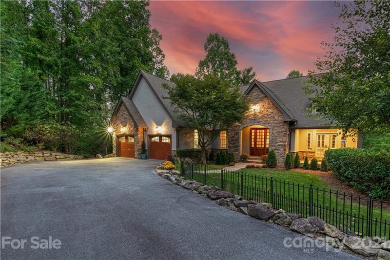 Property image 3 at 272 Village Springs Lane, Hendersonville, NC 28739