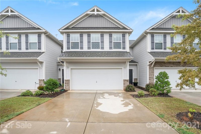 Property image 2 at 412 Tayberry Lane, Fort Mill, SC 29715
