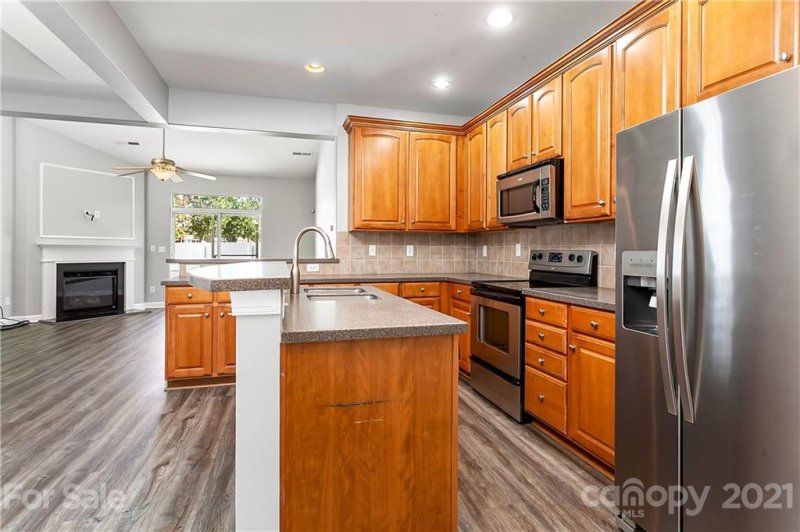 Property image 2 at 10903 Coyote Lane, Charlotte, NC 28277