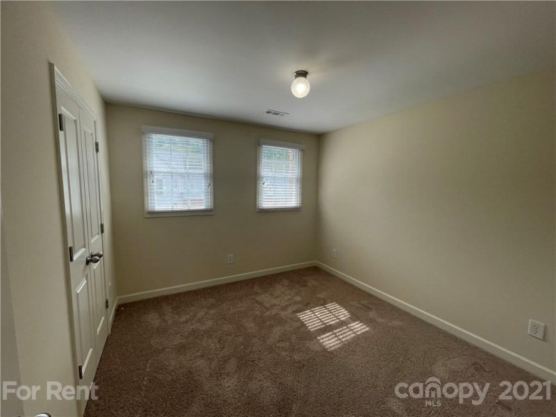 Property image 5 at 1348 Green Oaks Lane, Charlotte, NC 28205