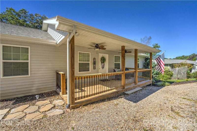 Property image 4 at 312 Maple Leaf Lane, Clyde, NC 28721