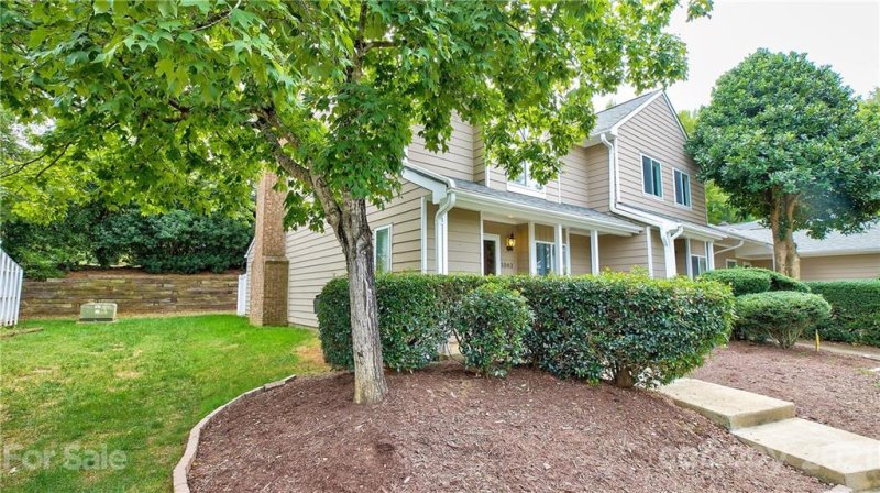 Property image 2 at 1083 Sardis Cove Drive, Charlotte, NC 28270