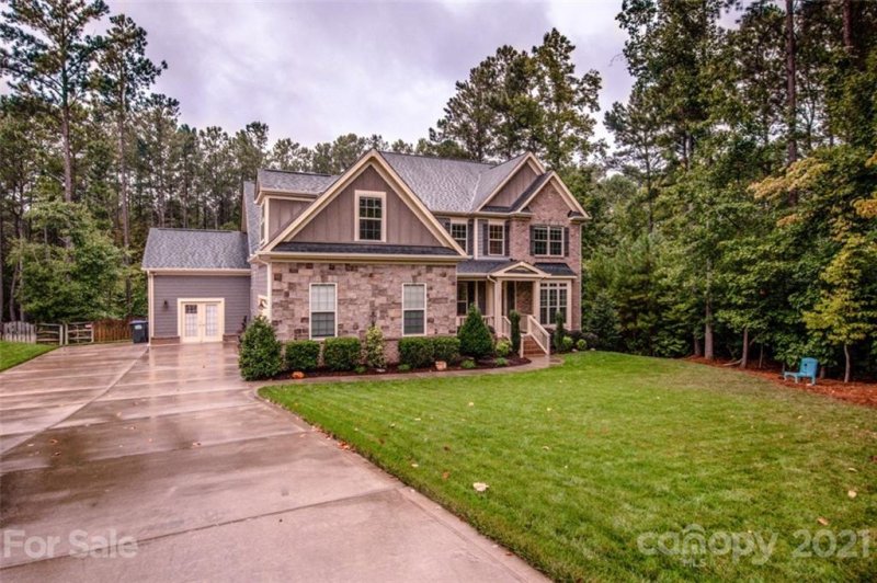 Property image 2 at 321 Cove Creek Loop, Mooresville, NC 28117