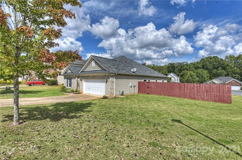 Property image 3 at 293 Loch Stone Street, Fort Mill, SC 29715