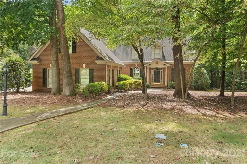 2134 Cavendale Drive